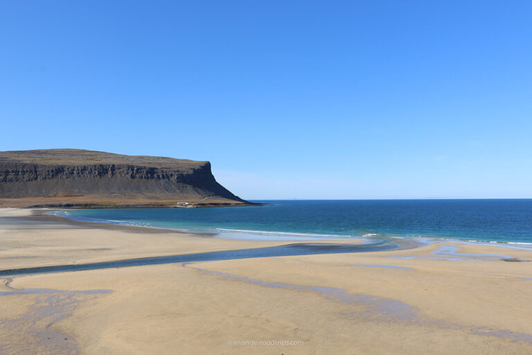 Plage de sable blanc djords de l'ouest
